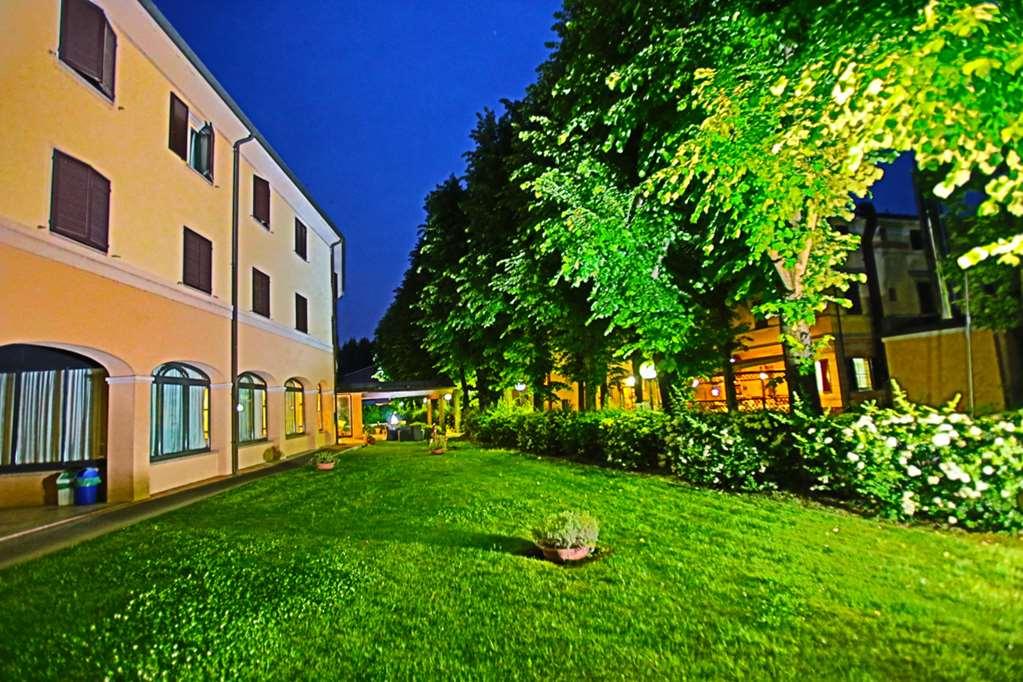 Hotel Le Ville Модена Съоръжения снимка
